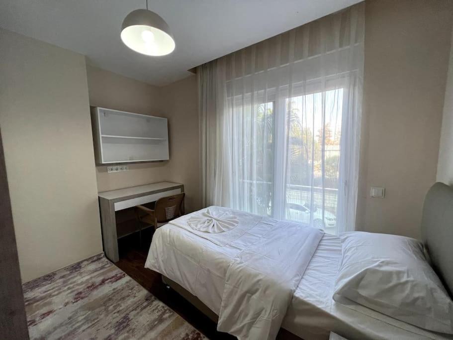 Spacious Flat Close To Erasta'8'