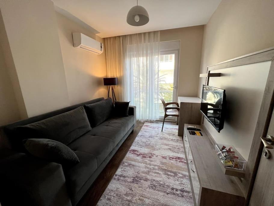 Spacious Flat Close To Erasta'8' * Antalya