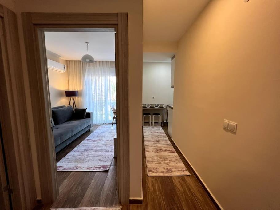 Spacious Flat Close To Erasta'8'