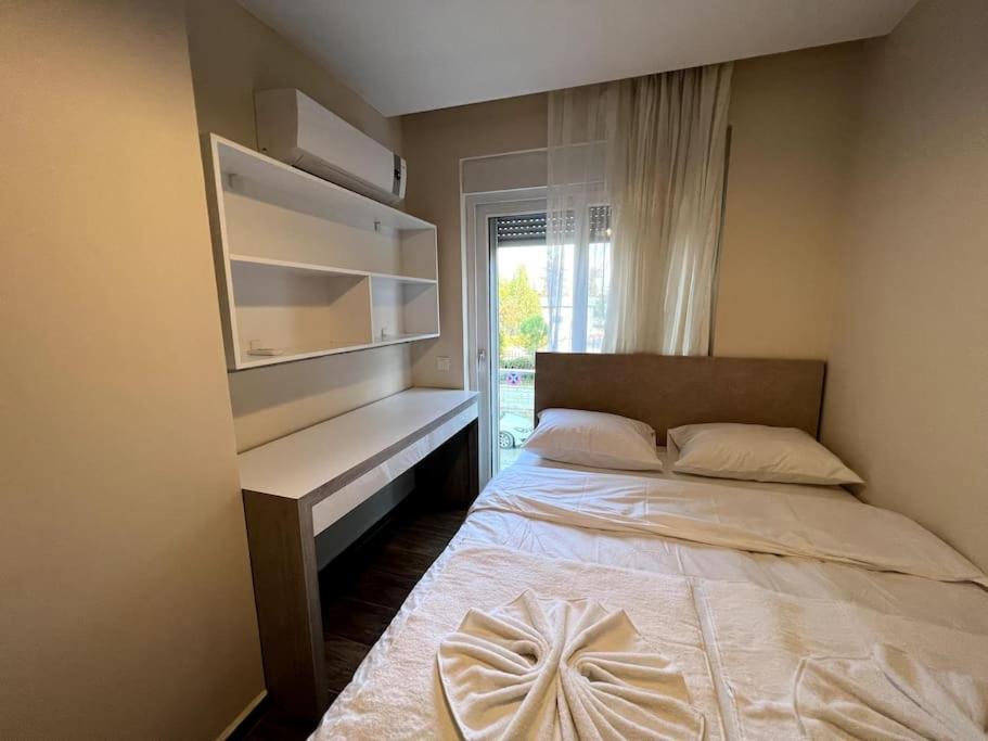 Daire Spacious Flat Close To Erasta'8'