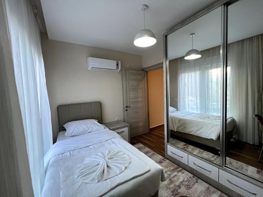 Spacious Flat Close To Erasta'8' *